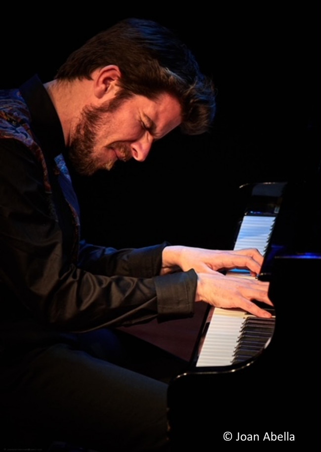 MARCO MEZQUIDA, piano